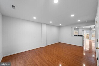 42804 Pilgrim Square in Chantilly, VA - Building Photo - Building Photo