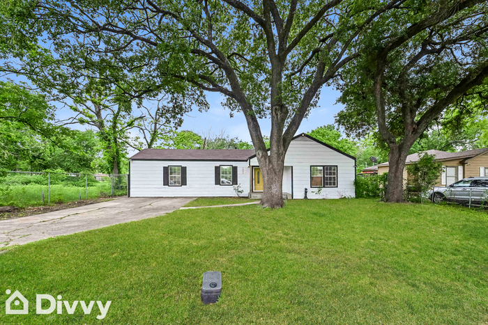 1009 Danube St in Houston, TX - Foto de edificio