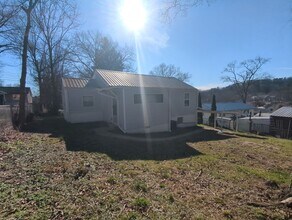 456 Warren St in Rossville, GA - Building Photo - Building Photo