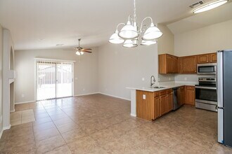 1033 E Yuma Ave in Apache Junction, AZ - Building Photo - Building Photo