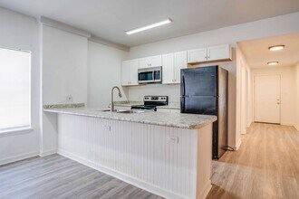 Mockingbird Garden Apartments in Tallahassee, FL - Building Photo - Building Photo