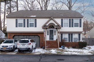 Courthouse Woods Condos in Virginia Beach, VA - Building Photo - Primary Photo