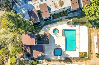 1333 N Camino Alto in Vallejo, CA - Foto de edificio - Building Photo