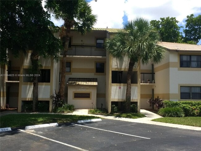 9837 Nob Hill Ct in Sunrise, FL - Foto de edificio - Building Photo