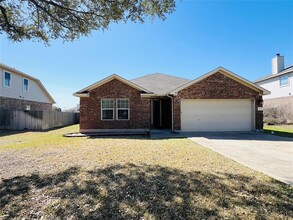 103 Castle Dr in Hutto, TX - Foto de edificio - Building Photo