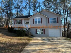 100 Corn Crib Ct in Newnan, GA - Building Photo