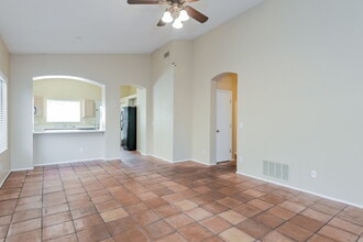 9164 E Sugar Sumac St in Tucson, AZ - Foto de edificio - Building Photo