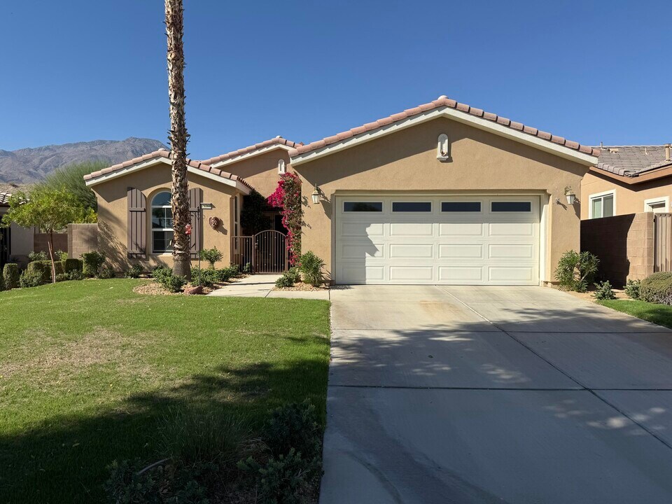 81268 Cambria Ct in La Quinta, CA - Building Photo