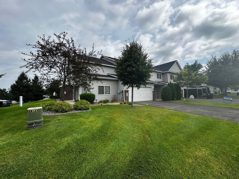 5777 Spirit Hills Rd in Monticello, MN - Building Photo