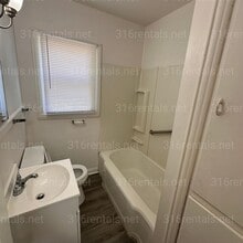 910-912 N Glendale Ave in Wichita, KS - Building Photo - Building Photo