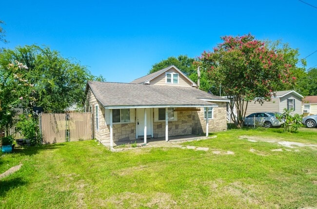 property at 4710 15th St