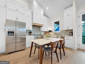 10866 Serenbe Ln in Palmetto, GA - Foto de edificio - Building Photo