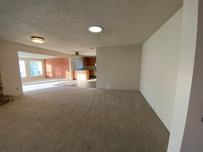 630 Newcomb Ave in Turlock, CA - Building Photo - Building Photo