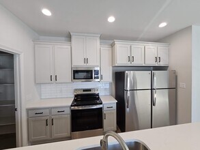 204 Fidelity St in College Station, TX - Building Photo - Building Photo