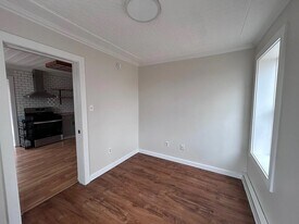 140 Spring St in Kingston, NY - Building Photo