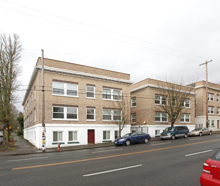 Gainsboro Apartments in Portland, OR - Building Photo