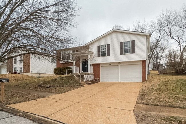 335 Parma Dr in Ballwin, MO - Foto de edificio - Building Photo