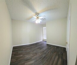 5205 Wedgewood Dr in Garland, TX - Building Photo - Building Photo