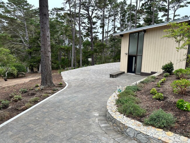 185 Upper Walden Rd in Carmel By The Sea, CA - Building Photo - Building Photo