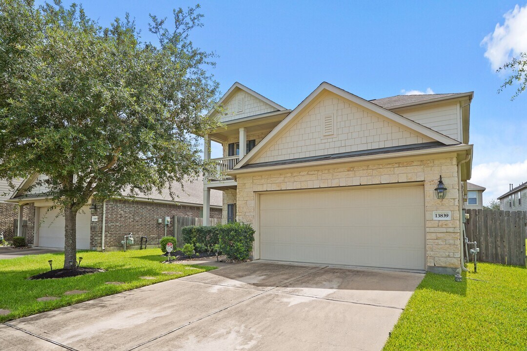 13839 Rosemere Ln in Houston, TX - Foto de edificio