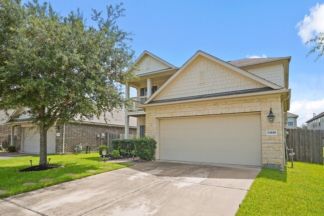 property at 13839 Rosemere Ln