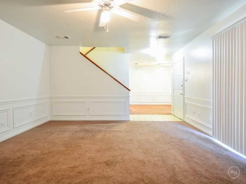 Oak Hollow Condos Alvin, TX Apartments