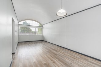 East Townhomes and Apartments in Columbus, OH - Foto de edificio - Interior Photo