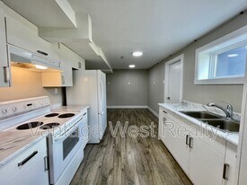315 Prior Rd S in Kelowna, BC - Building Photo