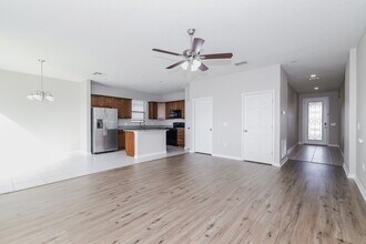 1733 Cayman Cove Cir in St. Cloud, FL - Building Photo - Building Photo