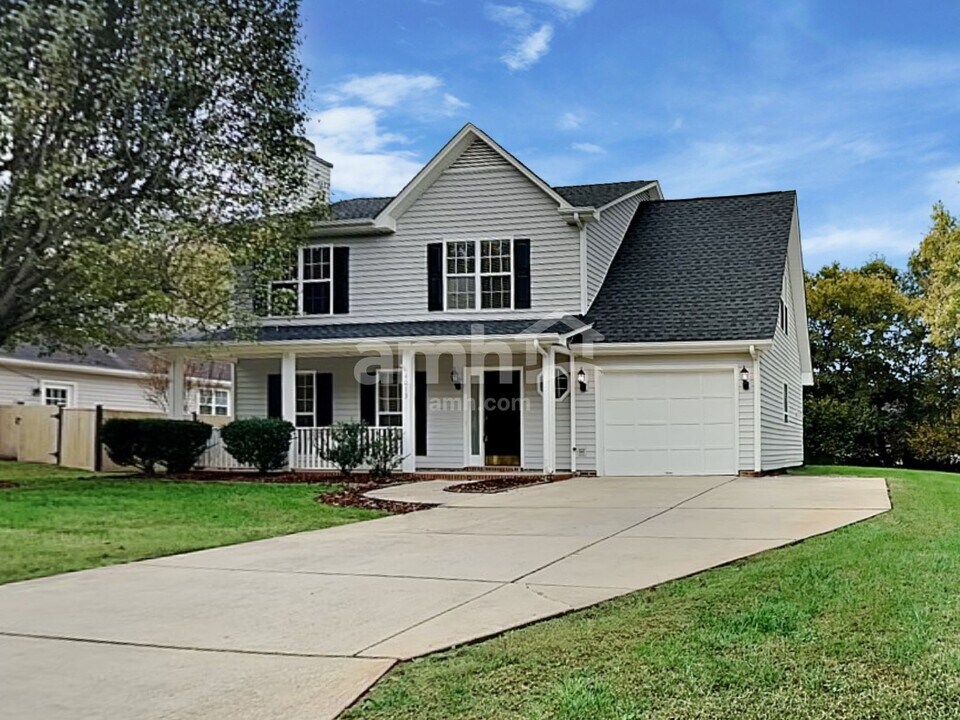 4013 Wellingham Ln in High Point, NC - Building Photo