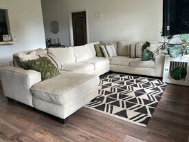 1104 Buffalo Gap Rd in Austin, TX - Building Photo