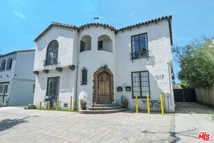 6413 W 6th St in Los Angeles, CA - Building Photo