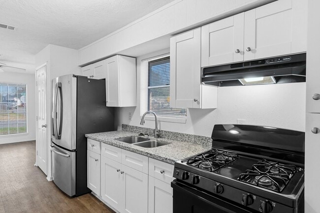 1430 E 32nd 1/2 St in Houston, TX - Building Photo - Building Photo