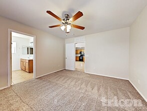 8123 W Hammond Ln in Phoenix, AZ - Building Photo - Building Photo