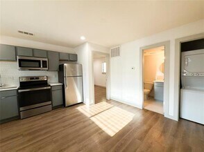 4526 Munger Ave in Dallas, TX - Building Photo - Building Photo