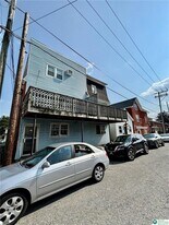 210 W Main St in Pen Argyl, PA - Building Photo