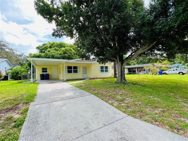 1247 Davis Rd in Dunedin, FL - Building Photo - Building Photo
