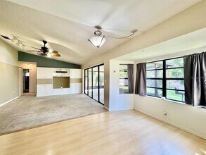 3195 Chamblee Ln in Clearwater, FL - Building Photo - Building Photo