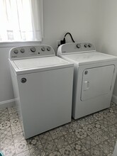 19 Prospect Ave, Unit UnitB in Port Henry, NY - Building Photo - Building Photo