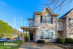 2394 Brianna Dr in Hampton, GA - Building Photo