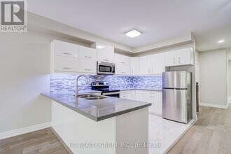 56 N Lake Rd in Richmond Hill, ON - Building Photo - Building Photo