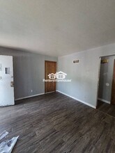 8553 Jenny Dr in St. Louis, MO - Building Photo - Building Photo