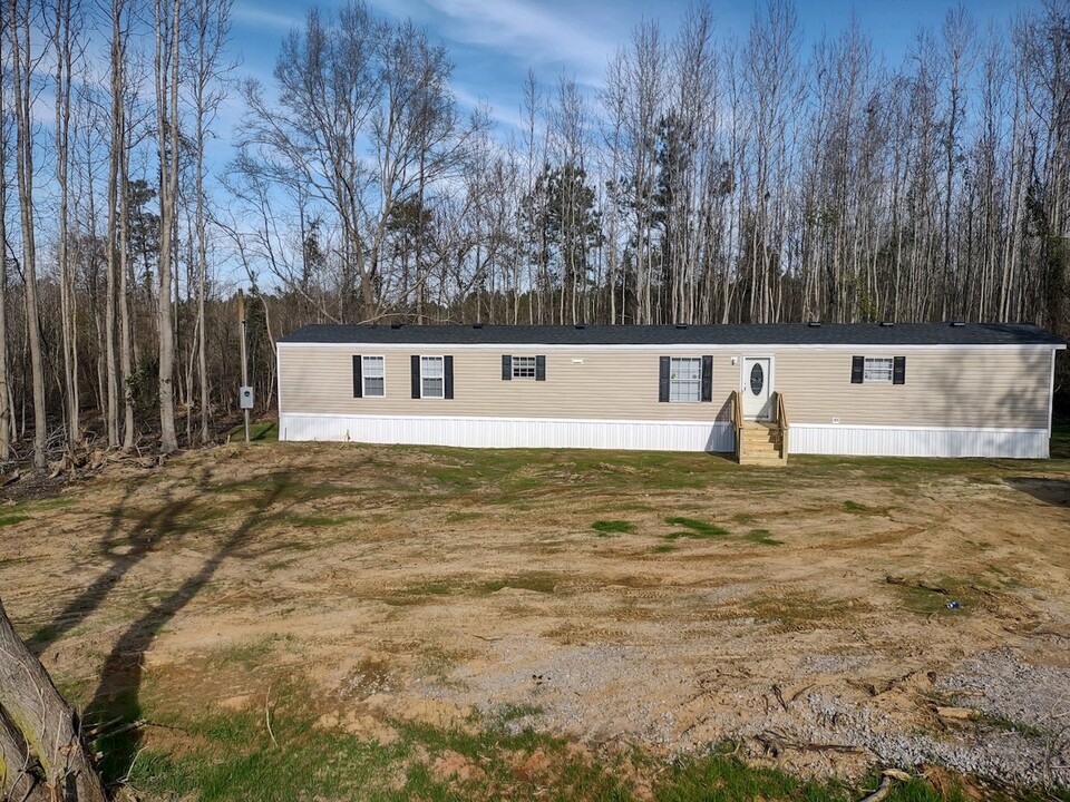 6835 Catchall Rd in Dalzell, SC - Building Photo