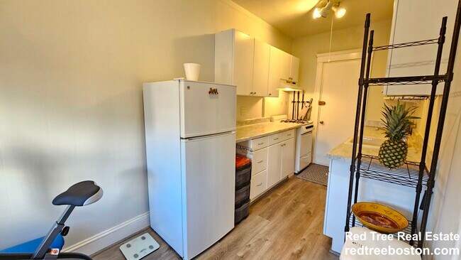 property at 66 Queensberry St