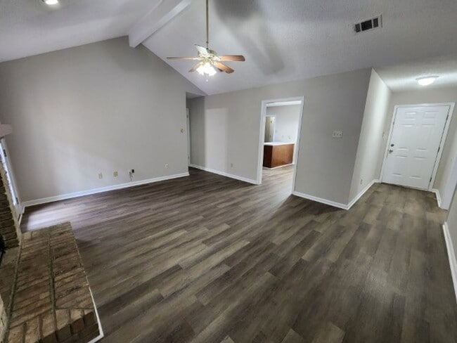 15 Honey Locust Ct in Little Rock, AR - Foto de edificio - Building Photo