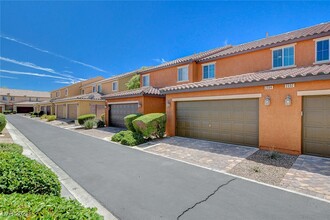 2334 Via Firenze in Henderson, NV - Building Photo - Building Photo