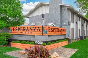 Esperanza Apartments in Dallas, TX - Building Photo