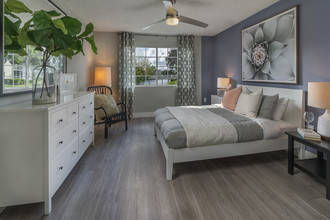 Atlantic at East Delray in Delray Beach, FL - Foto de edificio - Building Photo