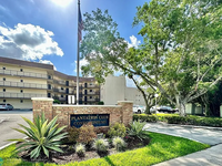 6855 W Broward Blvd in Plantation, FL - Foto de edificio - Building Photo