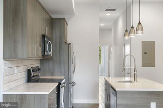 2110 N 7th St-Unit -2 in Philadelphia, PA - Building Photo - Building Photo